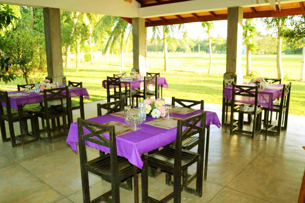 Manel Guest House Polonnaruwa Buitenkant foto