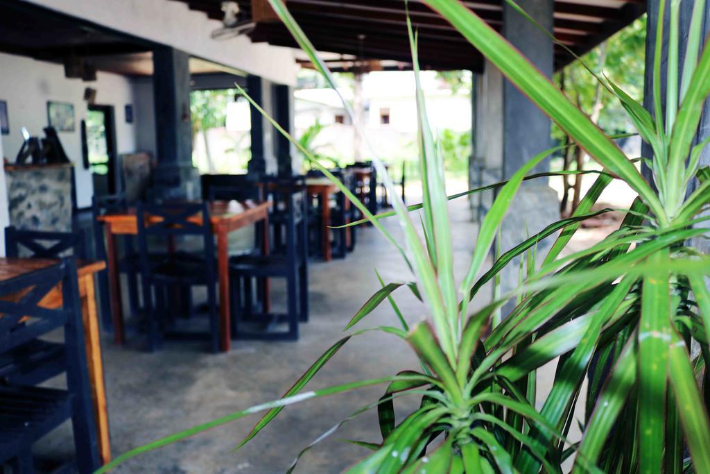 Manel Guest House Polonnaruwa Buitenkant foto